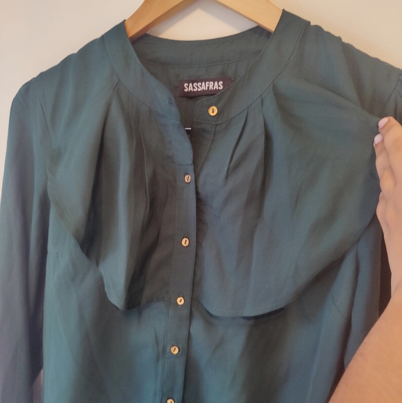 Ruffled button down shirt - Picture 4 of 4